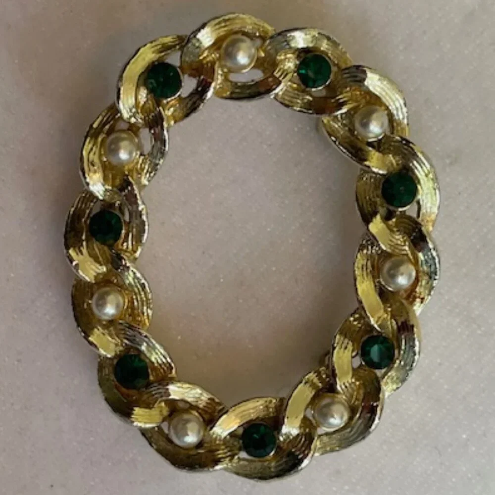 GERRY'S Vintage Gold Tone Pearl Emerald Rhinestone Oval Brooch Pin